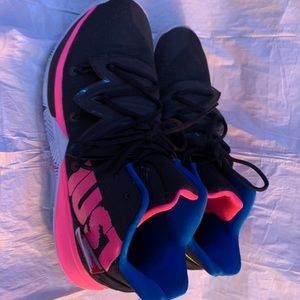 Kyrie 5! Size 11.5 very good condition!